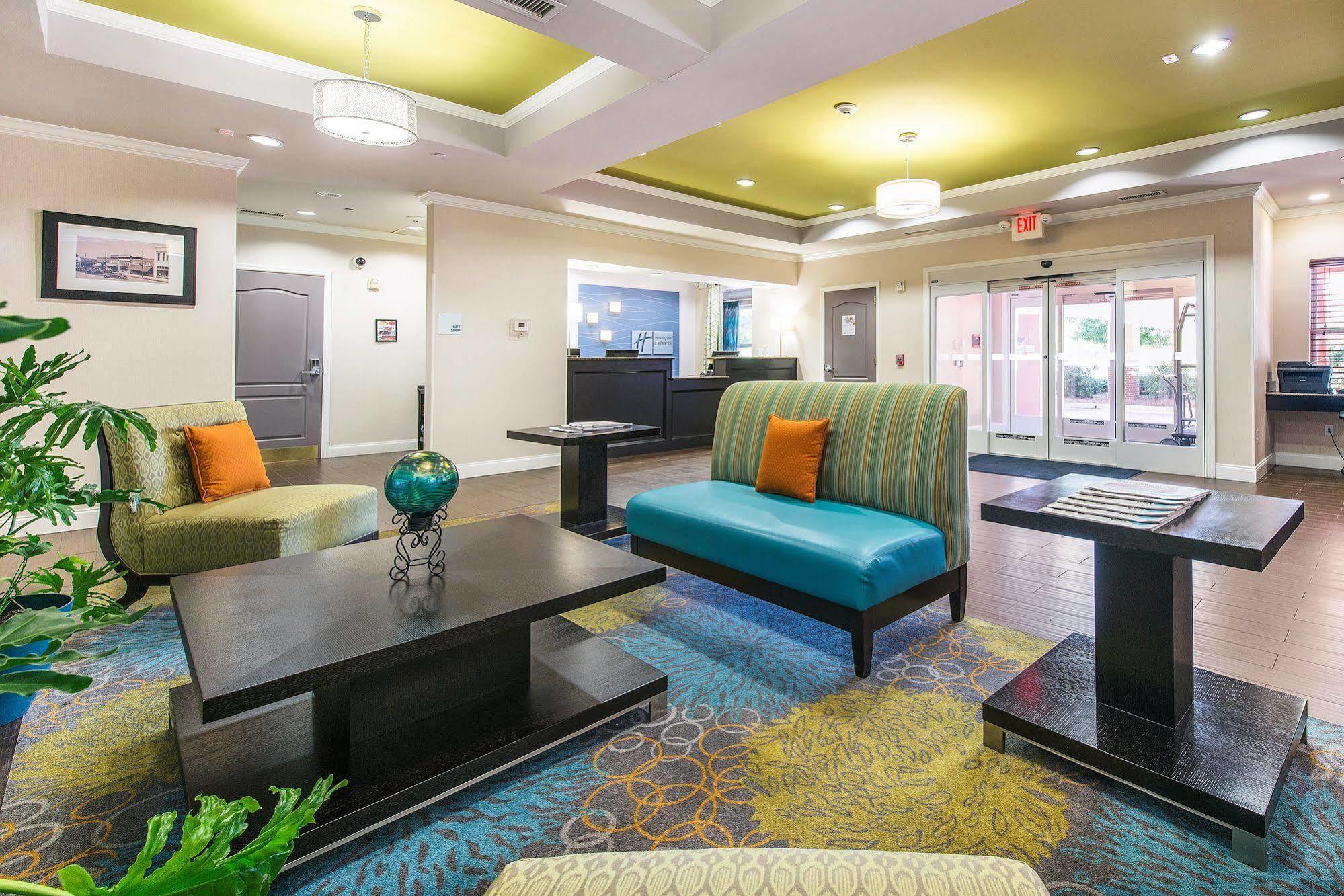 Holiday Inn Express Hotel & Suites Lagrange I-85 By Ihg Exterior foto